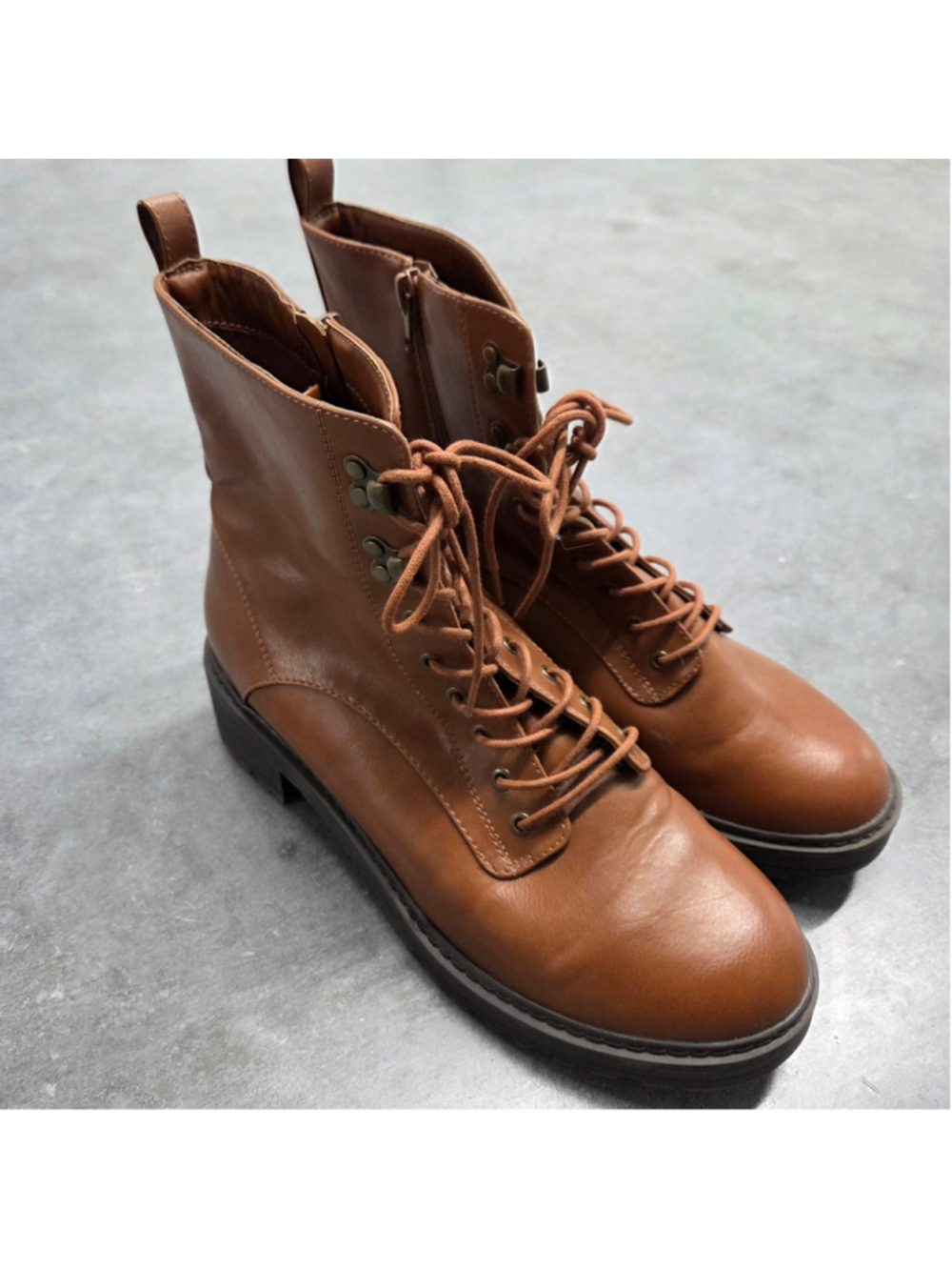 Universal Thread Tan Lace-Up Boots Size 10